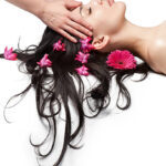 masseuse does relax facial massage to the girl masseuse does relax facial massage to the girl